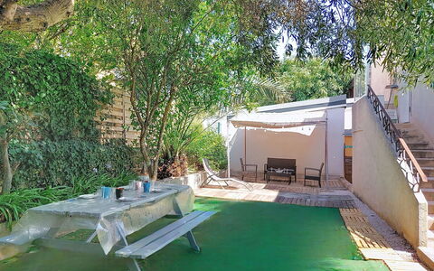 Le Moulin: Möbel, Interior Design, Wohnung, Fussboden, Flooring, Tabelle, Stuhl, Wohnzimmer, Zimmer, Zuhause