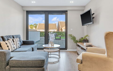 Hoxton 310: Interior Design, Möbel, Flooring, Couch, Holz, Fussboden, Wohnzimmer, Decke, Zuhause, Zimmer