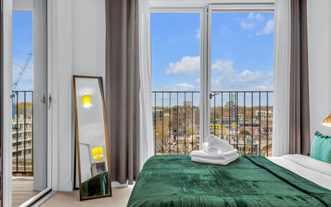 Wickside Apartment: Möbel, Interior Design, Wohnung, Fussboden, Flooring, Tabelle, Stuhl, Wohnzimmer, Zimmer, Zuhause