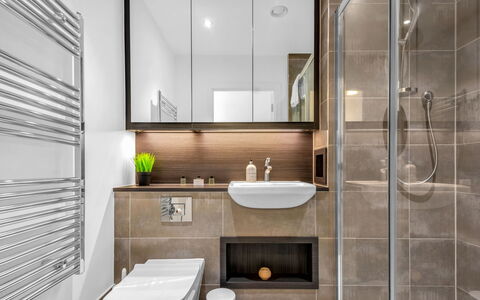 Wickside Apartment: Möbel, Interior Design, Wohnung, Fussboden, Flooring, Tabelle, Stuhl, Wohnzimmer, Zimmer, Zuhause