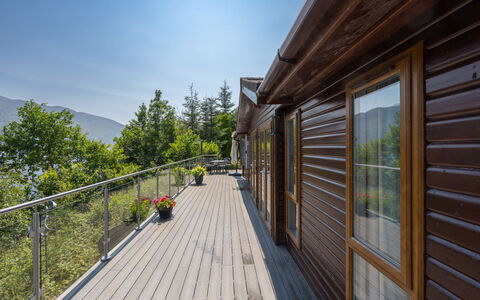 Cìela Lodge on Loch Ness: Holz, Veranda, Deck, Hartholz, Planke, Holzboden, Holzbeize, Geländer, Balkon, Promenade