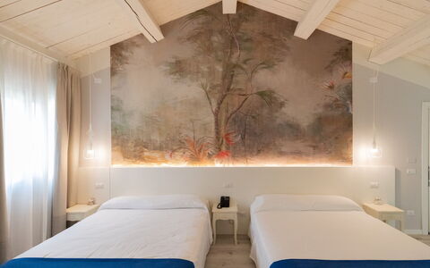 Relais Villa Mirandola: Interior Design, Decke, Schlafzimmer, Zimmer, Bett, Bettdecke, Bedding, Linens, Bettrahmen, Farbe