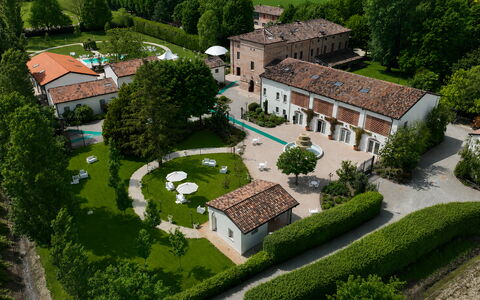 Relais Villa Mirandola: Estate, Garten, Rasen, Hazienda, Villa, Hof, Landscaping, Garten, Villa, Park