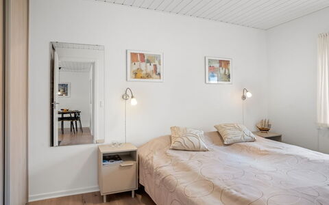 Ineke - 200M from the Sea: Interior Design, Möbel, Bett, Wand, Schlafzimmer, Fussboden, Flooring, Decke, Holz, Zimmer