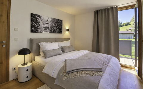 Das Weidach: Möbel, Interior Design, Bett, Zimmer, Flooring, Wand, Schlafzimmer, Fussboden, Decke, Holz