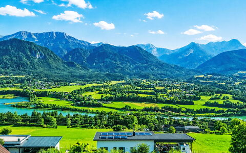 Karawanken Panorama: Himmel, Blau, Bergforms, Berg, Grün, Hügel, Wolke, Natürliche Landschaft, Hochland, Gebirge