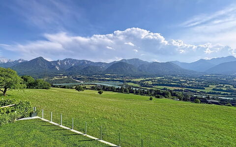 Karawanken Panorama: Himmel, Grün, Bergforms, Hügel, Natürliche Landschaft, Berg, Einfach, Wiese, Wolke, Hochland