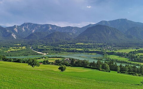 Karawanken Panorama: Bergforms, Berg, Grün, Hügel, Natürliche Landschaft, Gebirge, Hochland, Wiese, Landschaft, Wolke