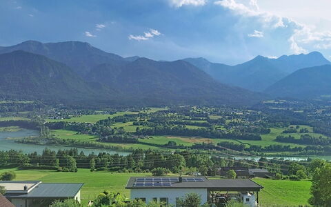 Karawanken Panorama: Himmel, Bergforms, Berg, Grün, Hügel, Natürliche Landschaft, Hochland, Landschaft, Gebirge