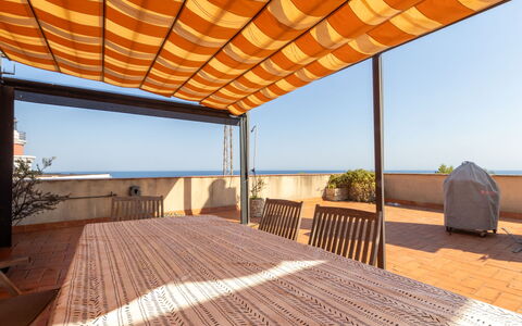 Faro Grande Salou: Schatten, Markise, Outdoor Struktur, Holzbeize, Eco Hotel, Gartenmöbel, Pergola, Überdachung, Design, Balkon