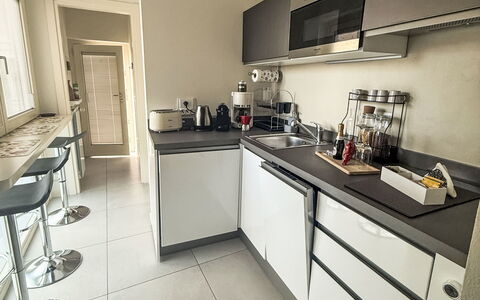 Colazza 100: Küche, Küchengerät, Countertop, Major Appliance, Cabinetry, Möbel, Interior Design, Flooring, Herd, Herd