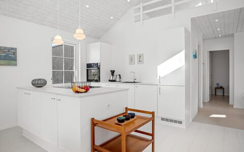 Selvi - 500M from the Sea: Flooring, Interior Design, Fussboden, Decke, Holz, Möbel, Light Fixture, Holzboden, Küche, Wohnung
