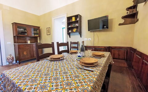 Il Giardino di Lara: Interior Design, Flooring, Holz, Fussboden, Möbel, Zimmer, Decke, Holzbeize, Esszimmer, Hartholz