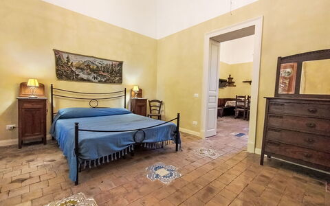 Il Giardino di Lara: Möbel, Flooring, Wand, Fussboden, Interior Design, Zimmer, Decke, Schlafzimmer, Bett, Bilderrahmen