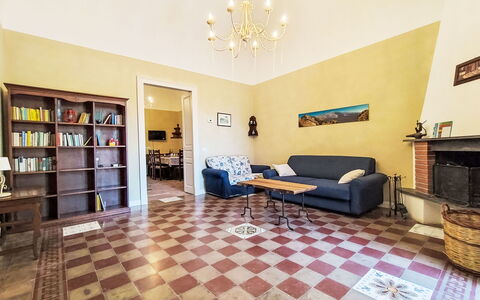 Il Giardino di Lara: Flooring, Fussboden, Wand, Interior Design, Holz, Decke, Möbel, Zimmer, Beleuchtung, Wohnzimmer