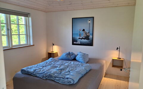 Ethil - 600M from the Sea: Flooring, Fussboden, Möbel, Holz, Schlafzimmer, Interior Design, Holzboden, Bett, Bettdecke, Bedding