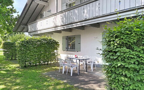 Bergzeit: Haus, Zuhause, Schatten, Hütte, Rasen, Garten, Garten, Estate, Hinterhof, Landscaping