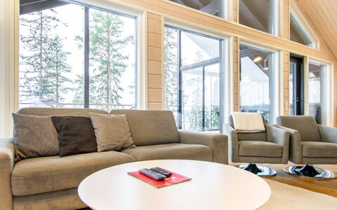 Salavan Tsaari: Interior Design, Möbel, Flooring, Couch, Fussboden, Holz, Wohnzimmer, Decke, Holzboden, Zimmer
