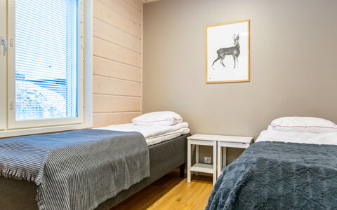 Salavan Tsaari: Holz, Fussboden, Flooring, Interior Design, Schlafzimmer, Bett, Zimmer, Decke, Holzboden, Bedding