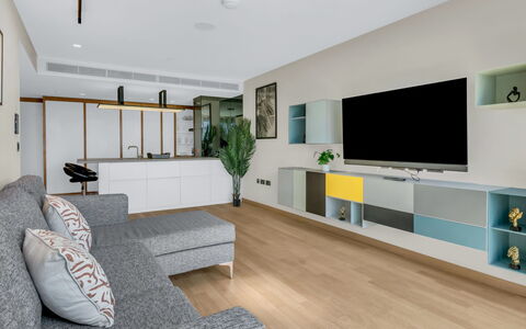 Stratford Loft: Strauch, Garten, Wohngebiet, Pflanzengemeinschaft, Grundstueck, Ground, Landscaping, Hinterhof, Garten