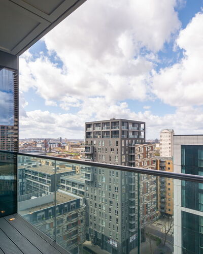 Canary Heights 2Bed 310.1