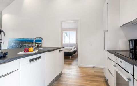 Merita - 600M from the Sea: Flooring, Holz, Interior Design, Fussboden, Decke, Küche, Major Appliance, Countertop, Möbel, Holzboden