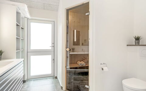 Merita - 600M from the Sea: Flooring, Fussboden, Wand, Armatur, Holz, Interior Design, Badezimmer, Badezimmerschrank, Sinken, Decke
