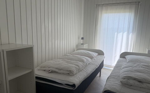 Tameran - from the Sea: Holz, Schlafzimmer, Fussboden, Bettdecke, Flooring, Bett, Bedding, Möbel, Bettrahmen, Zimmer