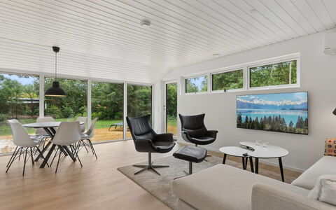 Deik - 1Km from the Sea: Interior Design, Möbel, Flooring, Fussboden, Holzboden, Couch, Decke, Holz, Wohnzimmer, Zuhause