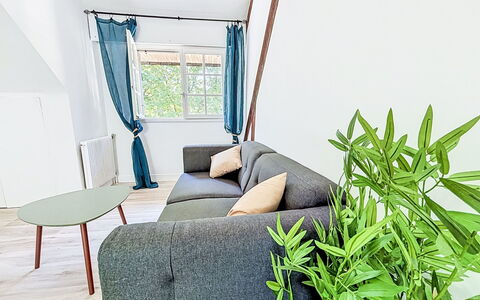 Gîte de la Grée: Interior Design, Möbel, Flooring, Holz, Fussboden, Couch, Wohnzimmer, Zuhause, Beleuchtung, Zimmer