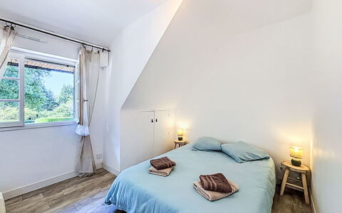 Gîte de la Grée: Holz, Interior Design, Flooring, Fussboden, Möbel, Holzboden, Schlafzimmer, Bett, Decke, Zimmer