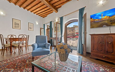 La Piazza Grand Vista Suite: Interior Design, Möbel, Flooring, Wohnung, Zimmer, Decke, Stuhl, Wohnzimmer, Farbe, Bilderrahmen