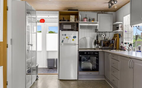 Agla - 350M from the Sea: Küchengerät, Küche, Major Appliance, Countertop, Haushaltsgerät, Kühlschrank, Flooring, Holz, Interior Design, Cabinetry