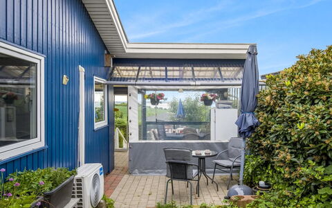 Agla - 350M from the Sea: Zuhause, Haus, Dach, Abstellgleis, Tür, Hütte, Schatten, Garten, Blumentopf, Garten