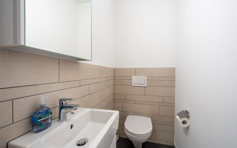 Vallada 14-01: Badezimmer, Wand, Flooring, Armatur, Interior Design, Bad Sink, Fussboden, Sinken, Toilette, Zapfhahn