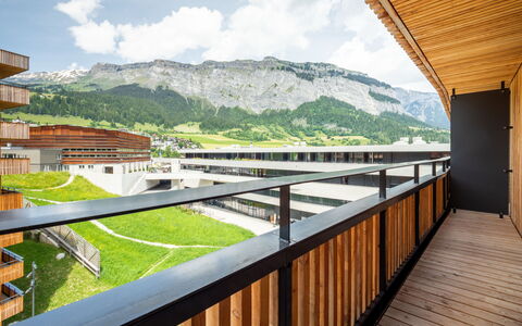 Vallada 14-01: Wohnung, Eigentumswohnung, Balkon, Planke, Holzbeize, Holz, Sperrholz