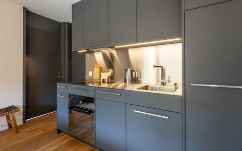 Vallada 14-01: Küche, Countertop, Interior Design, Küchengerät, Flooring, Cabinetry, Major Appliance, Fussboden, Sinken, Möbel