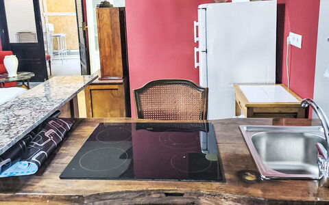 Pizarra: Flooring, Holz, Möbel, Interior Design, Fussboden, Major Appliance, Küchengerät, Countertop, Küche, Beleuchtung