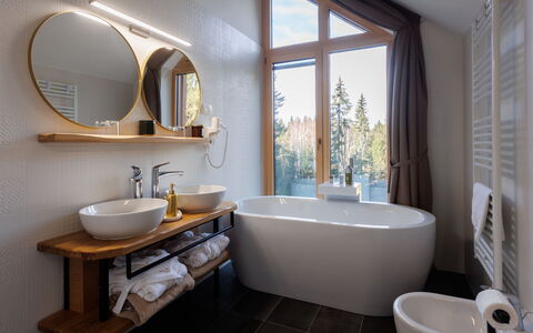 Valera Vita Forest: Interior Design, Flooring, Armatur, Zuhause, Badezimmer, Beleuchtung, Fussboden, Decke, Zapfhahn, Installation