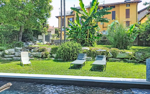 Emma: Strauch, Garten, Hinterhof, Schwimmbad, Landscaping, Schatten, Hazienda, Rasen, Estate