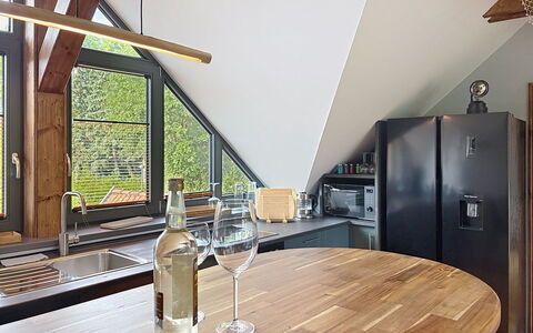 Chrischi: Möbel, Interior Design, Holz, Küche, Flooring, Decke, Countertop, Beleuchtung, Fussboden, Stuhl