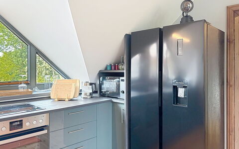 Chrischi: Küchengerät, Major Appliance, Küche, Interior Design, Flooring, Holz, Countertop, Cabinetry, Möbel, Haushaltsgerät
