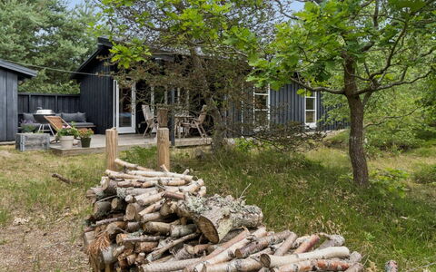 Erich - 500M from the Sea: Holz, Haus, Zuhause, Grundstueck, Hütte, Ländliches Gebiet, Hinterhof, Ground, Garten