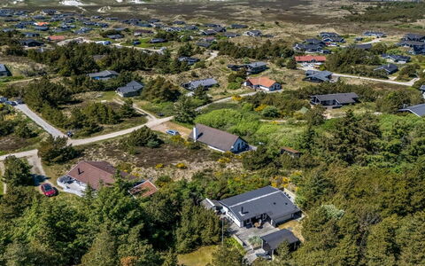Wingot - from the Sea: Vogelperspektive, Wohngebiet, Luftaufnahmen, Landschaft, Grundstueck, Vorort, Estate, Dorf, Landscaping, Chaparral
