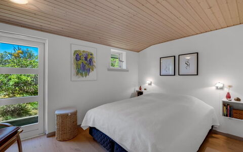 Wingot - from the Sea: Interior Design, Möbel, Flooring, Fussboden, Decke, Holz, Schlafzimmer, Bett, Light Fixture, Holzboden