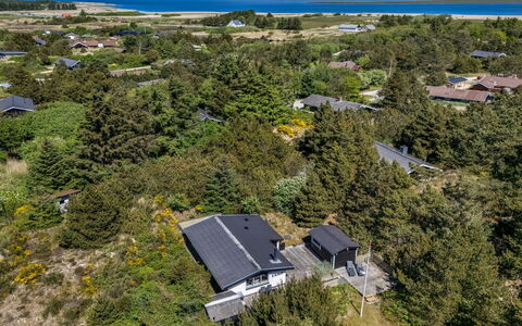 Wingot - from the Sea: Wohngebiet, Landschaft, Vogelperspektive, Luftaufnahmen, Dach, Zuhause, Grundstueck, Vorort, Estate, Landscaping