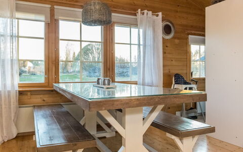 Laukaa 605: Möbel, Interior Design, Flooring, Fussboden, Holz, Decke, Tabelle, Holzboden, Küche & Esszimmer Tisch, Esszimmer