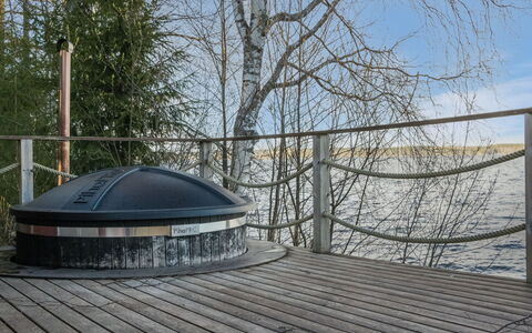 Laukaa 605: Holz, Geländer, Metall, Deck, Hartholz, Planke, Zaun, Daylighting, Stahl, Balkon