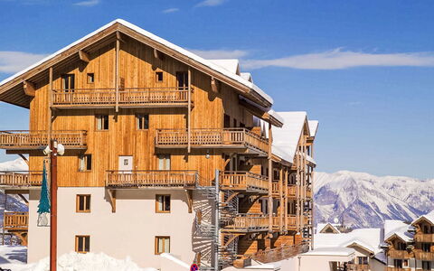 Les Orres 652: Balkon, Holzbeize, Zimmerpflanze, Gartenmöbel, Blumentopf
