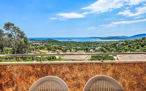 Sainte Lucie Porto Vecchio 650: Balkon, Holzbeize, Zimmerpflanze, Gartenmöbel, Blumentopf
